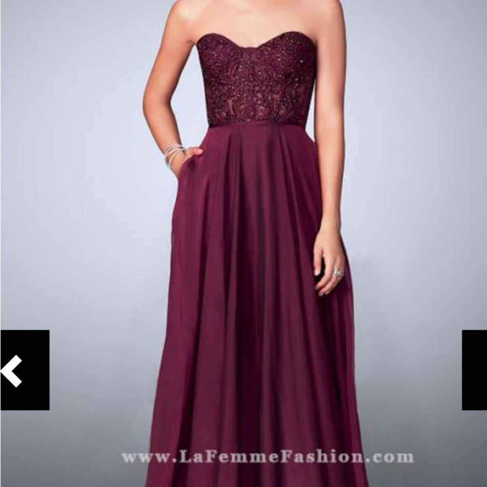Red Sweetheart Strapless Ball gown/ Prom Dress